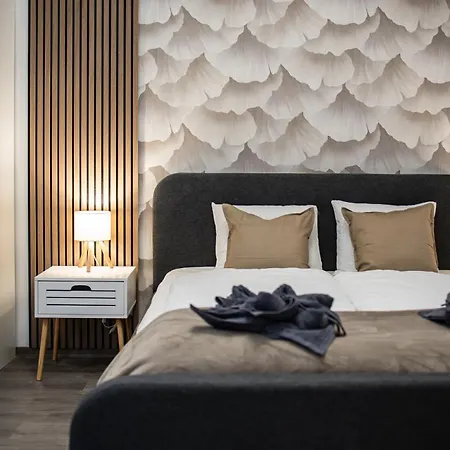 Stylish Natural * بودابست